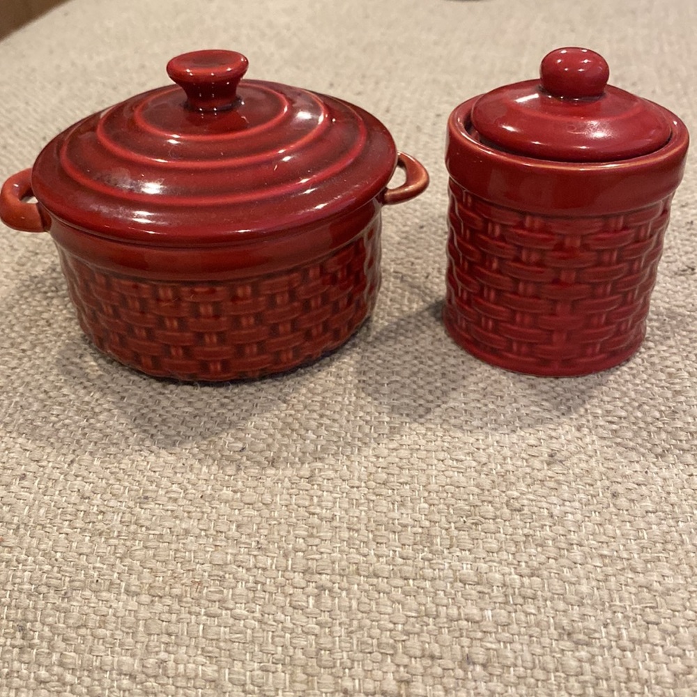 NWOT Pier 1 Burgundy Basket Weave Stoneware Ramekin & Mini Cup 2pc